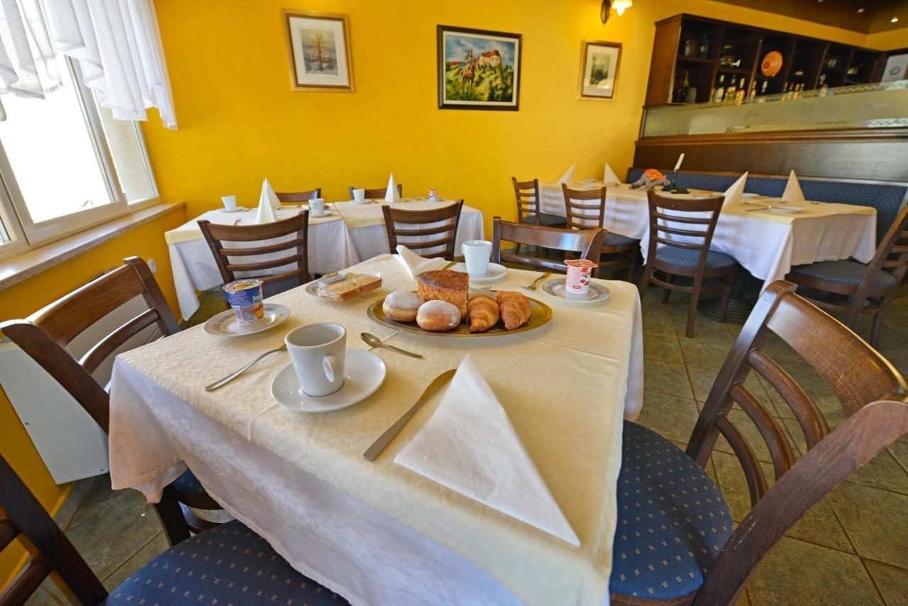 Bed And Breakfast Julia Seget  Buitenkant foto
