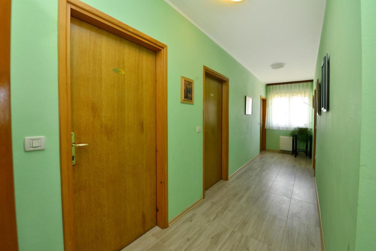 Bed And Breakfast Julia Seget  Buitenkant foto
