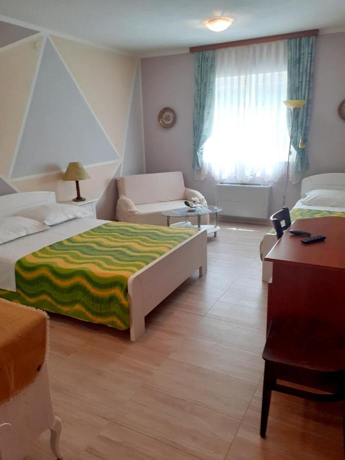 Bed And Breakfast Julia Seget  Buitenkant foto
