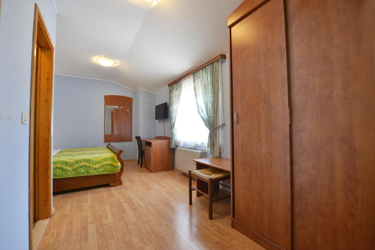 Bed And Breakfast Julia Seget  Buitenkant foto
