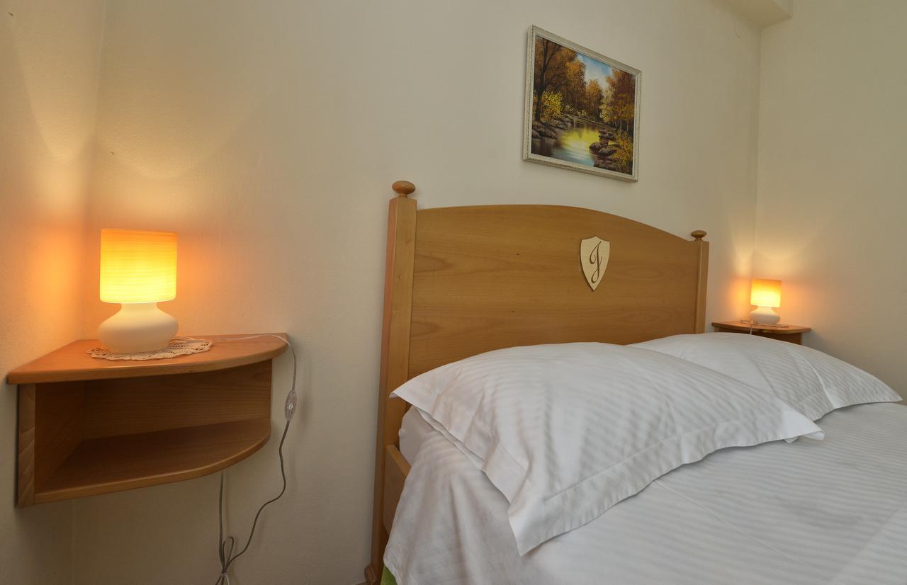 Bed And Breakfast Julia Seget  Buitenkant foto