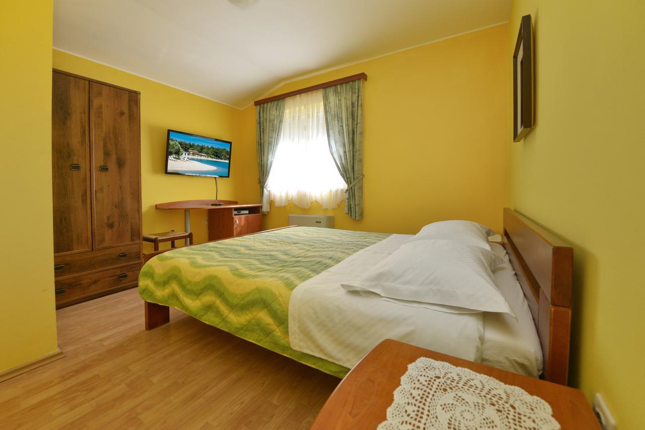 Bed And Breakfast Julia Seget  Buitenkant foto